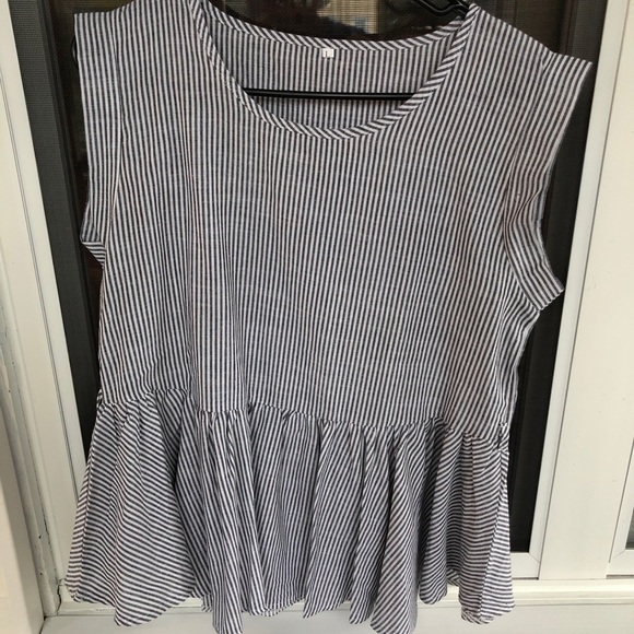 Tops - Striped blouse very cute!